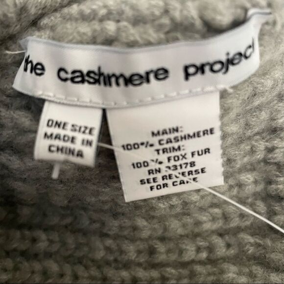 The Cashmere Project Pom Pom Beanie Hat in Flannel Gray One Size - Picture 4 of 5